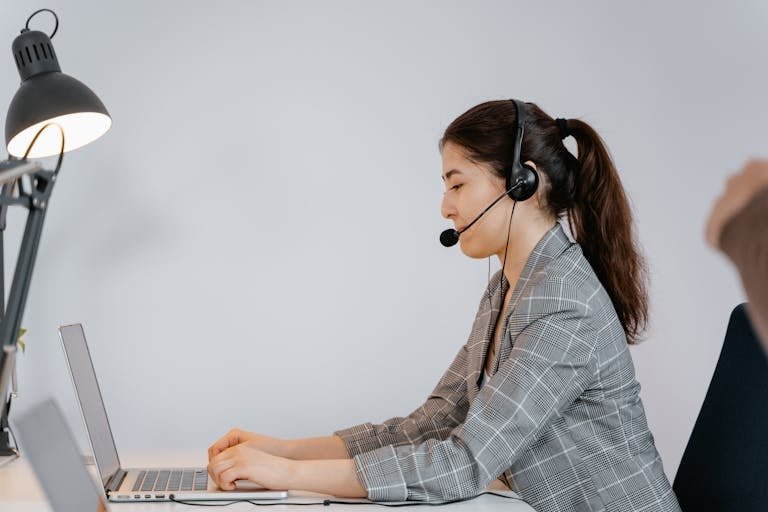 5 Transcription Jobs for Beginners (No Experience Needed)